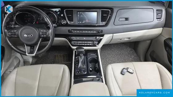 KIA CARNIVAL 9-SEATER NOBLESSE