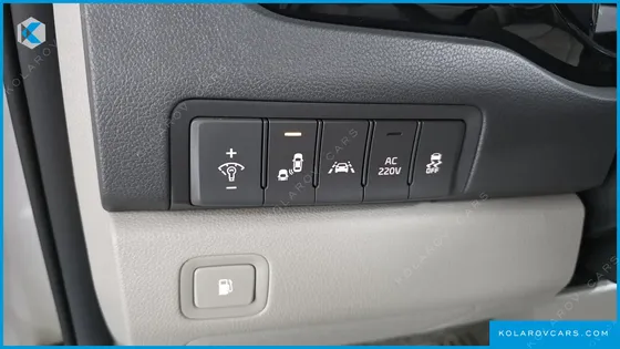 KIA CARNIVAL 9-SEATER NOBLESSE