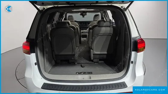 KIA CARNIVAL 9-SEATER NOBLESSE