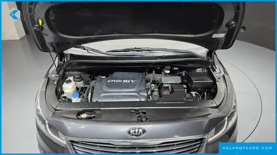 KIA CARNIVAL 9-SEATER PRESTIGE