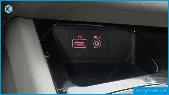KIA CARNIVAL 9-SEATER PRESTIGE