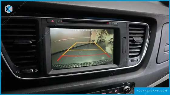 KIA CARNIVAL 9-SEATER PRESTIGE
