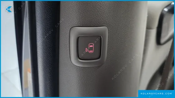 KIA CARNIVAL 9-SEATER PRESTIGE