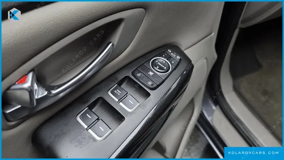 KIA CARNIVAL 9-SEATER PRESTIGE