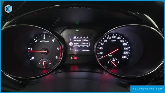 KIA CARNIVAL 9-SEATER PRESTIGE
