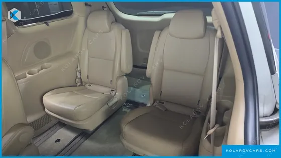 KIA CARNIVAL 9-SEATER PRESTIGE