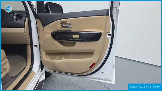 KIA CARNIVAL 9-SEATER PRESTIGE