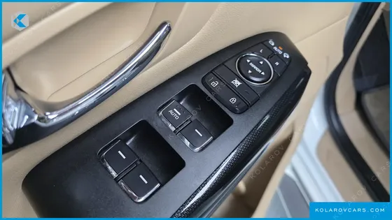 KIA CARNIVAL 9-SEATER PRESTIGE