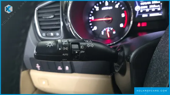 KIA CARNIVAL 9-SEATER PRESTIGE