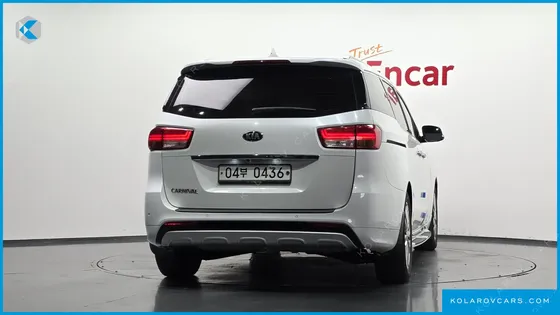 KIA CARNIVAL 9-SEATER NOBLESSE