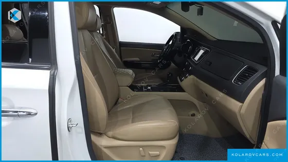 KIA CARNIVAL 9-SEATER NOBLESSE