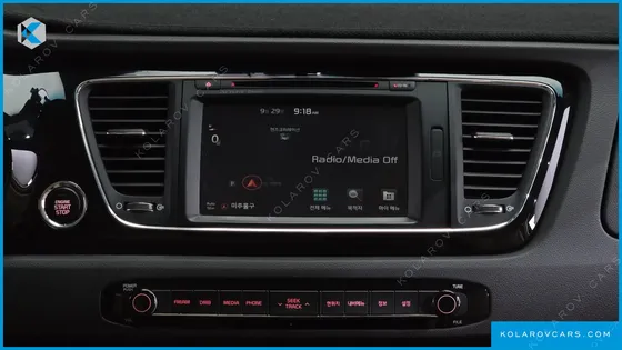KIA CARNIVAL 9-SEATER NOBLESSE