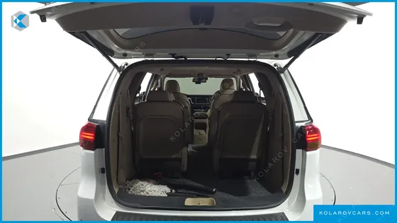 KIA CARNIVAL 9-SEATER NOBLESSE