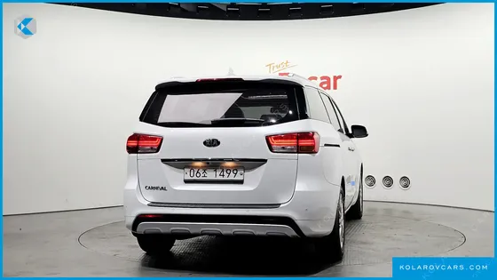 KIA CARNIVAL 9-SEATER LUXURY