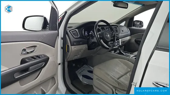 KIA CARNIVAL 9-SEATER LUXURY