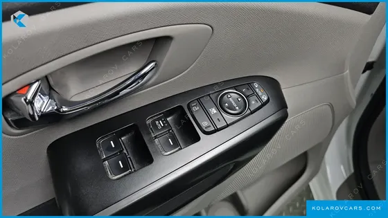 KIA CARNIVAL 9-SEATER LUXURY