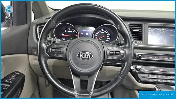 KIA CARNIVAL 9-SEATER LUXURY