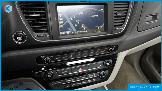 KIA CARNIVAL 9-SEATER LUXURY