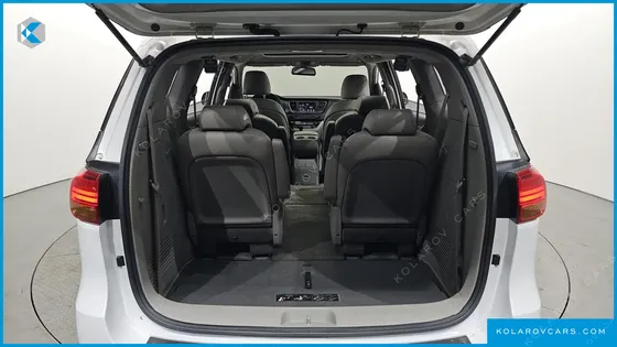 KIA CARNIVAL 9-SEATER LUXURY