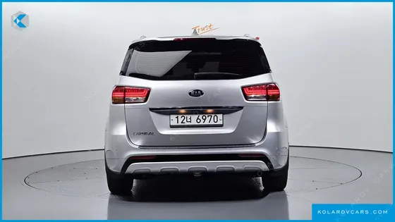 KIA CARNIVAL 9-SEATER NOBLESSE