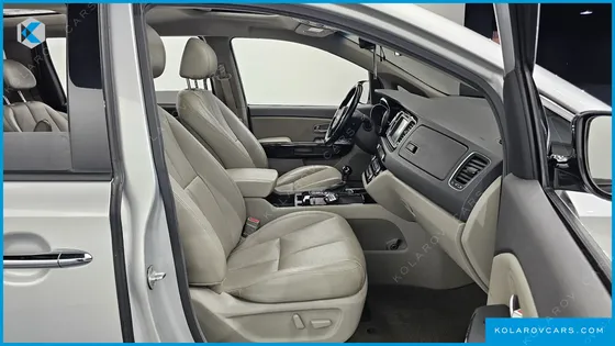 KIA CARNIVAL 9-SEATER NOBLESSE