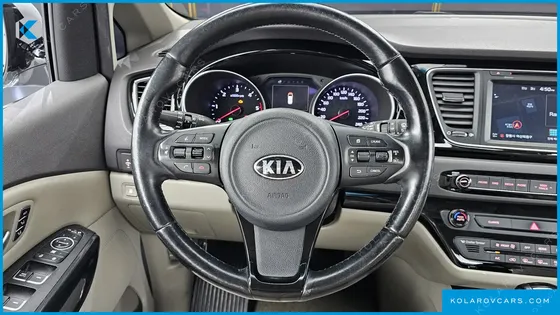 KIA CARNIVAL 9-SEATER NOBLESSE