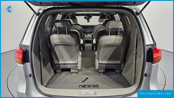 KIA CARNIVAL 9-SEATER NOBLESSE