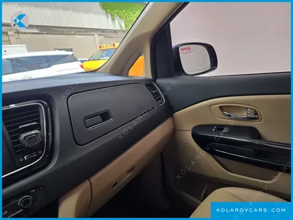 KIA CARNIVAL 11-SEATER PRESTIGE