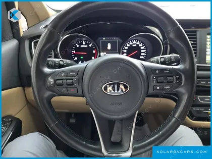 KIA CARNIVAL 9-SEATER PRESTIGE