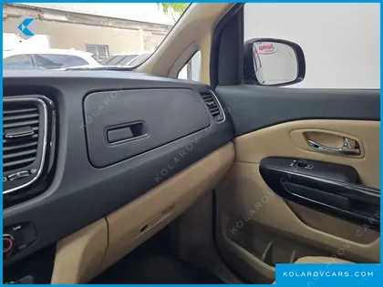 KIA CARNIVAL 9-SEATER PRESTIGE
