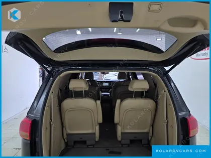 KIA CARNIVAL 9-SEATER PRESTIGE