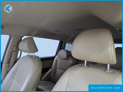 KIA CARNIVAL 9-SEATER PRESTIGE