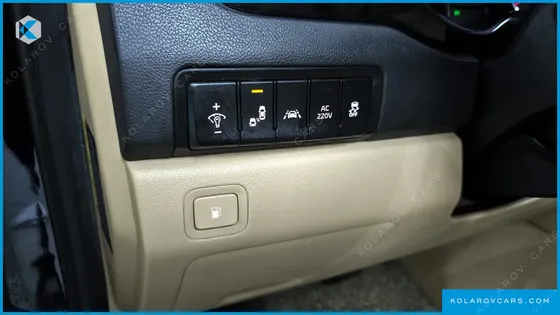 KIA CARNIVAL 9-SEATER NOBLESSE