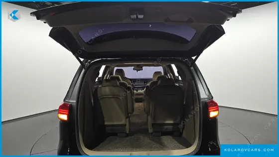 KIA CARNIVAL 9-SEATER NOBLESSE
