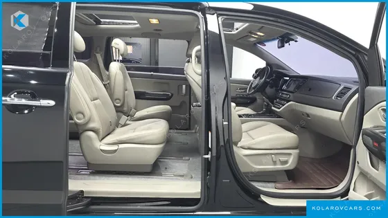 KIA CARNIVAL 9-SEATER NOBLESSE