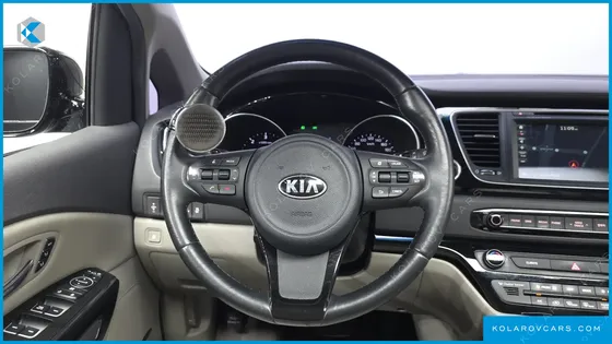 KIA CARNIVAL 9-SEATER NOBLESSE