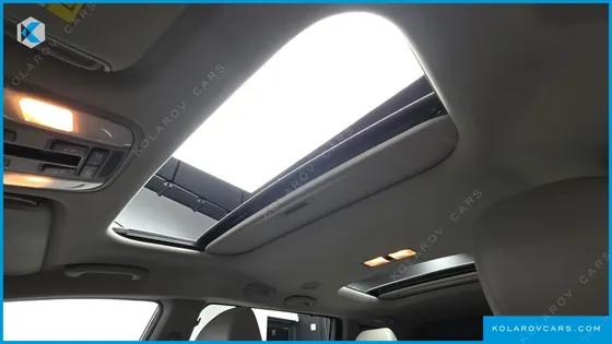 KIA CARNIVAL 9-SEATER NOBLESSE