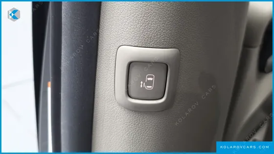 KIA CARNIVAL 9-SEATER NOBLESSE
