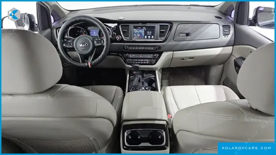 KIA CARNIVAL 7-SEATER LIMOUSINE