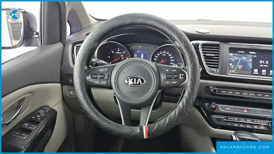 KIA CARNIVAL 7-SEATER LIMOUSINE