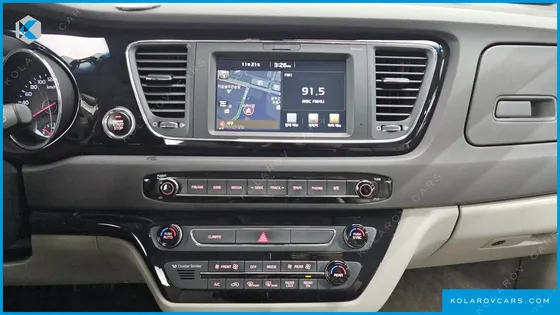 KIA CARNIVAL 7-SEATER LIMOUSINE