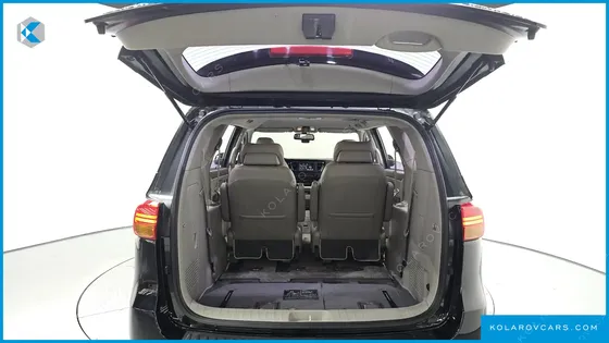 KIA CARNIVAL 7-SEATER LIMOUSINE