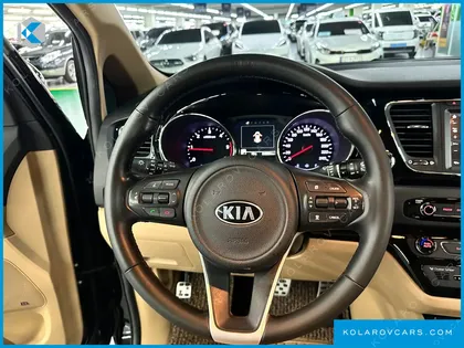 KIA CARNIVAL 9-SEATER HI-LIMOUSINE