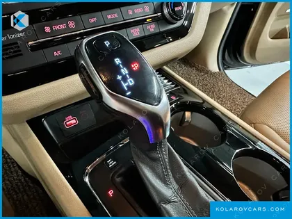 KIA CARNIVAL 9-SEATER HI-LIMOUSINE