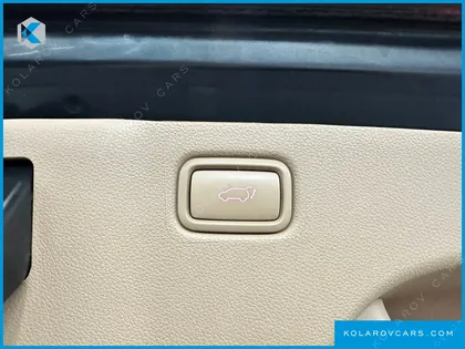 KIA CARNIVAL 9-SEATER HI-LIMOUSINE