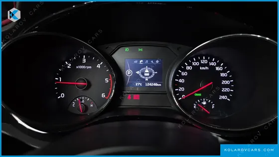 KIA CARNIVAL 9-SEATER NOBLESSE