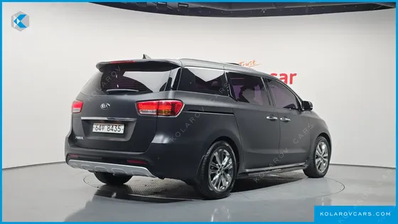KIA CARNIVAL 9-SEATER NOBLESSE