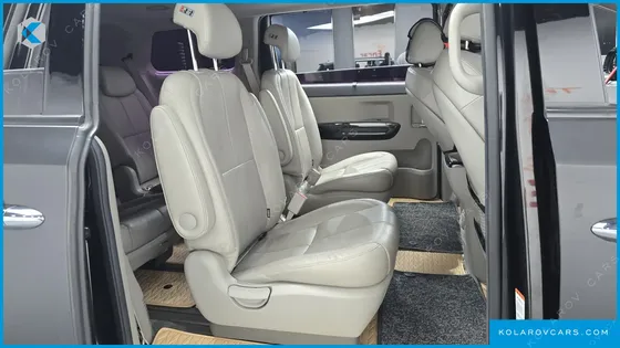 KIA CARNIVAL 9-SEATER NOBLESSE