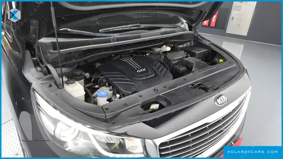 KIA CARNIVAL GASOLINE 9-SEATER NOBLESSE