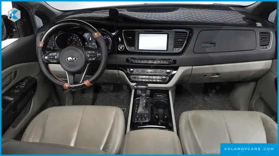 KIA CARNIVAL GASOLINE 9-SEATER NOBLESSE